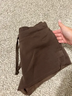 Brown sweat shorts Size M thumbnail 2