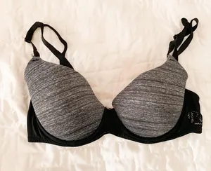 PINK Victoria’s Secret T-Shirt Bra Size 32C thumbnail 1
