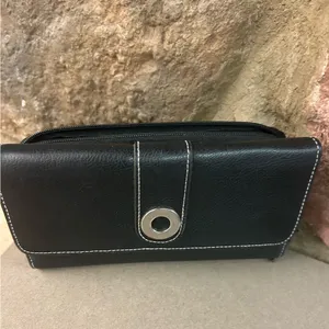 Clutch Chic Black Leather Wallet-RGA accessories-Very nice & clean. No flaws thumbnail 8