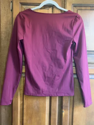 🌸Lucky Brand square-neck long sleeve contour top in a burgundy / maroon shade.M thumbnail 5