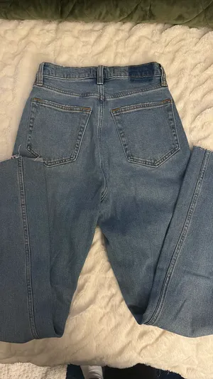 Abercrombie Ultra High-Rise Straight Jeans thumbnail 3