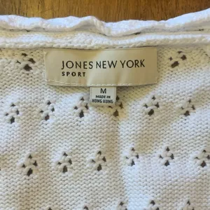 Jones New York Cardigan Medium White Eyelet Knit Sweater Button Waist 100%Cotton thumbnail 2