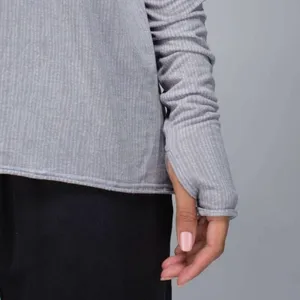 Lululemon Flip Your Dog Reversible Neck Long Sleeve Top Light Gray Womens Size 6 thumbnail 7