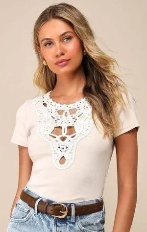 Lulu's -Cutie Beige Ribbed Crochet Lace Short Sleeve Top - Size Medium thumbnail 1