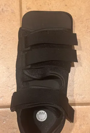 Right foot boot for sprained ankle. Never worn. New without tags. thumbnail 1