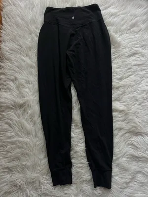 Lululemon Align Joggers thumbnail 2