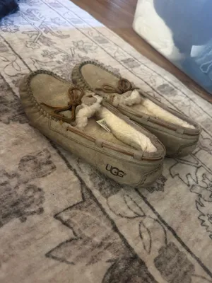 UGG Moccasins thumbnail 3