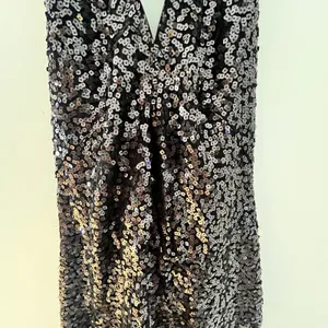 SHO by Tadashi Shoji Sleeveless Black‎ Sequin Halter Dress Size M thumbnail 3