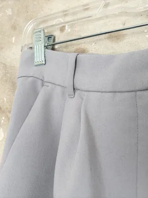 Abercrombie & Fitch Sloane Tailored Wide Leg Pleated Pants in Gray thumbnail 3