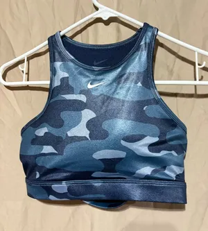 Nike sports bra thumbnail 1