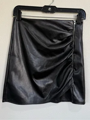 Windsor Black Faux Leather Ruched Side Zip Bodycon Mini Skirt Y2K NWT Small Moto thumbnail 2