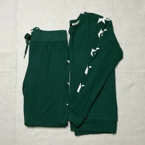 AQUA Lounge Womens Green Star Print Pajama Set Long Sleeve Top Joggers Size M thumbnail 2