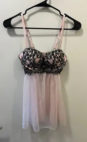 Victoria's Secret Top thumbnail 1