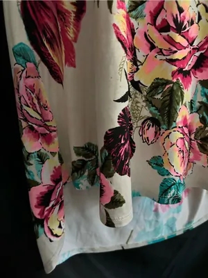 Floral V-Neck Short Sleeve Women's Top in Cream Pink & Teal LG thumbnail 5