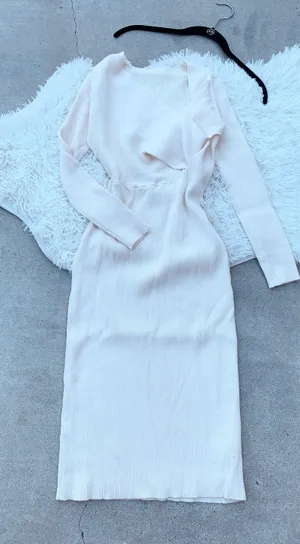 dress thumbnail 1