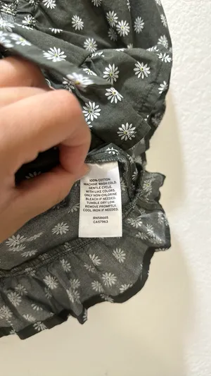 Abound Cropped Floral Blouse thumbnail 5