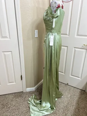 Prom dress green color thumbnail 4