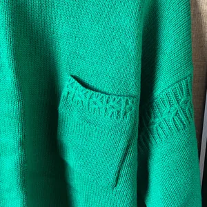 FINAL MARKDOWN Green Sweater Size undefined thumbnail 3