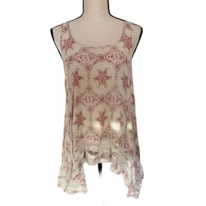Mimi Chica Soho Sharkbite Tunic – Pink Paisley Lace Trim – Size M thumbnail 1