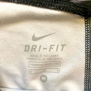 NIKE WORKOUT CROP LEGGINGS thumbnail 4