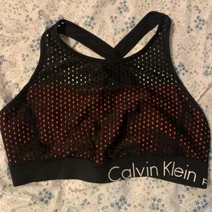 Calvin Klein Sports Bra plus Free Gift thumbnail 1