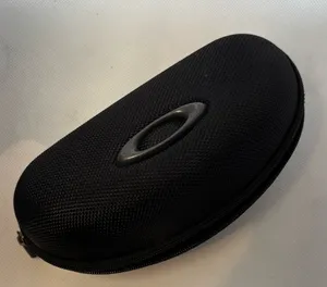 Oakley | Radar Array Soft Vault glasses case thumbnail 1