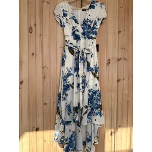 NWT Lulus French Countryside White Floral Print High-Low Dress Resort Vacay M thumbnail 2