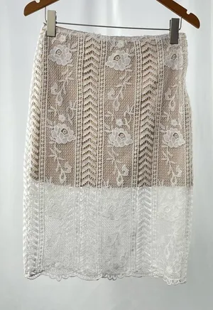 NWT J.O.A. Lace Pencil‎ Skirt in White Size Medium thumbnail 1