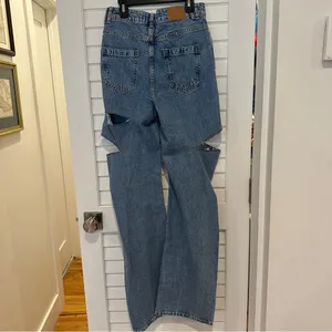Zara High Rise Destroyed Straight Leg Jeans Sz 2 Ripped Blue thumbnail 6