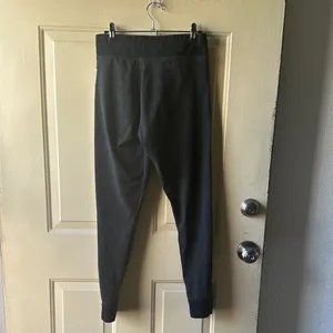 PINK Victoria's Secret Charcoal Leggings with Logo thumbnail 3