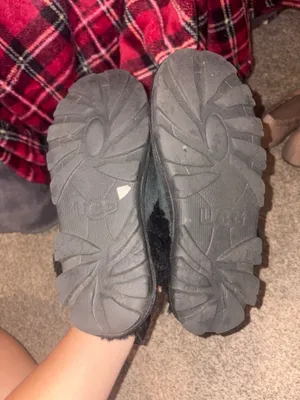 UGG Slippers thumbnail 3