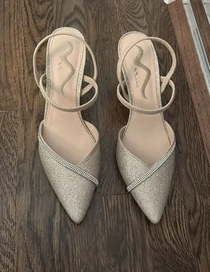 Nina Gold heels thumbnail 1