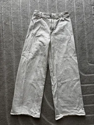 Universal Threads Pants thumbnail 3