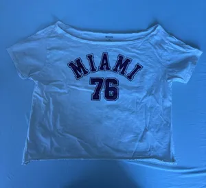 Hollister Tee thumbnail 1