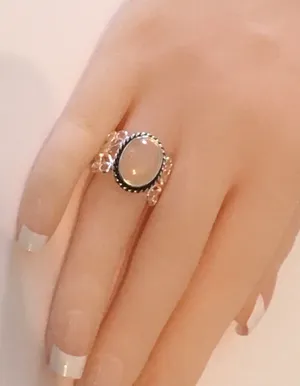 Vintage Style Moonstone Ring, Size 6 Silver thumbnail 3