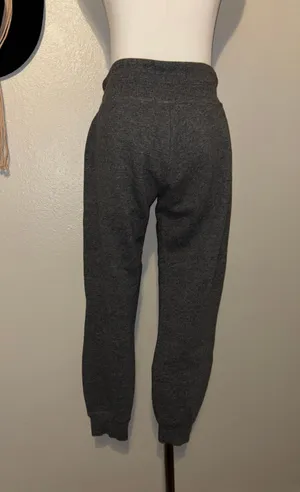 Joggers thumbnail 2