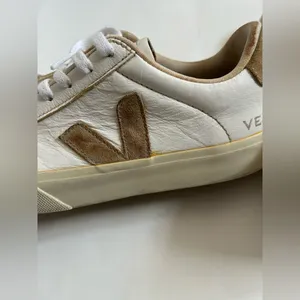 Veja campo chromefree leather sneakers white/almond sz 8 thumbnail 8