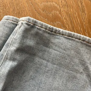 H&M Light Blue Casual Jeans used thumbnail 3