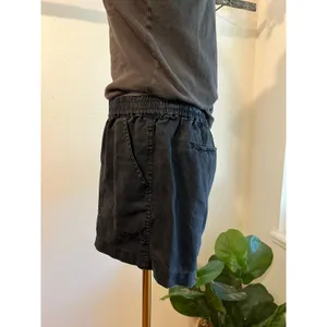 Quince Black 100% Linen Premium Flax Elastic Waist Shorts Size Medium thumbnail 3