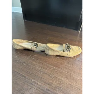 Crown Vintage‎ Feyola Women's Tan Suede Loafer W Gold Tone Chain Accent Size 10 thumbnail 2