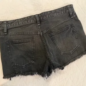FREE PEOPLE High Rise Black Denim Jean Short Shorts 27 Raw Edge Frayed Cutoff thumbnail 3