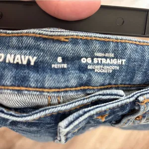 Old Navy Light Blue Distressed Ankle Jeans thumbnail 2