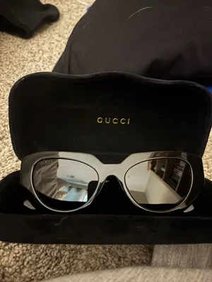 Gucci Sunglasses Women’s thumbnail 2