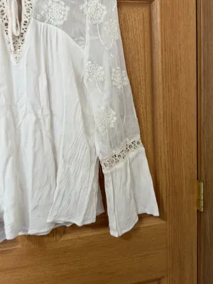 ENTRY White blouse thumbnail 2