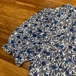 J Crew Floral Print Blouse Top Button Down Ruffle Short Sleeve Women Size Medium thumbnail 3