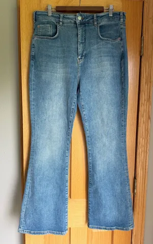 Anthropologie Pilcro Retro High Rise Flare Jeans Medium Wash Stretch Women’s 32 thumbnail 1