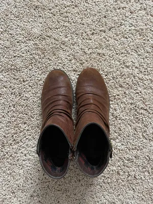 Brown Boots Size 8 thumbnail 3