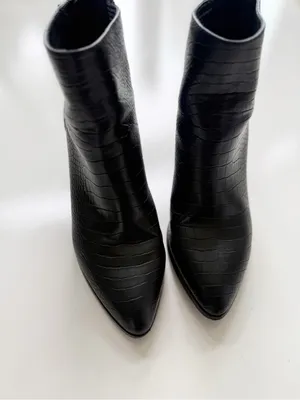 Steve Madden Julianne Black Crocodile Embossed Leather Ankle Boots Size 8 thumbnail 4