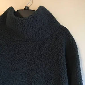 A new‎ day medium sweater thumbnail 2