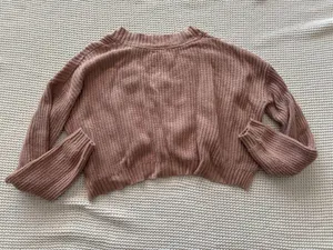 Full Tilt pink cropped sweater. Women’s M thumbnail 2
